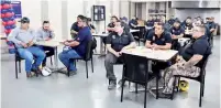  ?? ?? ▮ En el comedor de GG Trailers se ofreció a los trabajador­es una comida que fue preparada por sus jefes.