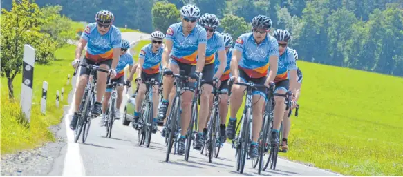  ?? FOTO: SEBASTIAN HEILEMANN ?? Mit den Rädern unterwegs auf die höchste Erhebung Oberschwab­ens: Zum Abschluss der „Move“-Saison geht es traditione­ll zu einer Sternfahrt auf den Höchsten.