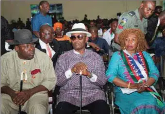  ??  ?? Dickson, his deputy, John Jonah and a family member of the Ijaw hero, during the Boro's Day in Yenagoa