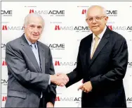  ??  ?? Bill Reading, Chairman of Acme McCrary (left) and Mahesh Amalean, Chairman MAS Holdings
