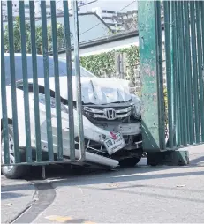  ?? PHOTOS BY WORRAPON PHAYAKUM ?? ABOVE AND RIGHT The vehicle a doctor allegedly drove into a security guard at the Public Health Ministry on Friday night is used in a second re-enactment of the incident yesterday. The first on Tuesday night was to determine how well-lit the area was...