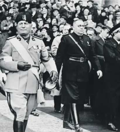  ?? ?? 1) Benito Mussolini con su esposa. 2) La esposa de. 3) El “Duce”, Benito Mussolini