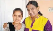  ?? HT PHOTO ?? (From left) Pintu Devi with rehabilita­tion psychologi­st and managing trustee of Saarthi Trust Dr Kriti Bharti.