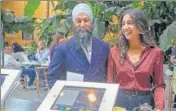  ?? AP/PTI ?? New Democratic Party leader Jagmeet Singh takes a break from campaignin­g to have tea with his wife Gurkiran Kaur in Burnaby, British Columbia.