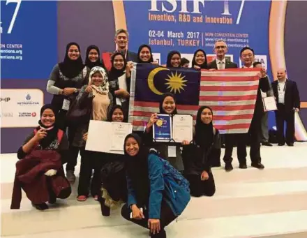  ??  ?? Malaysian students representi­ng the country at the 2nd Istanbul Internatio­nal Inventions Fair 2017 in March this year.
