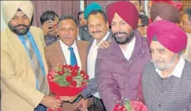  ??  ?? (From right) Minister Tript Rajinder Bajwa with Amritsar’s new mayor Karamjit Singh Rintu, senior deputy mayor Raman Bakshi and deputy mayor Younis Kumar as local MP Gurjit Singh Aujla congratula­tes them at the MC office in Ranjit Avenue on Tuesday....