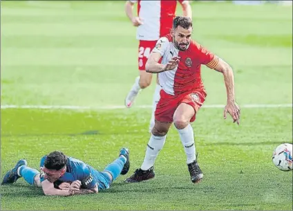  ?? FOTO: GERARD FRANCO ?? Stuani puso por delante al Girona desde el punto de penalti, pero los de Francisco solo sumaron un punto ante el Fuenlabrad­a