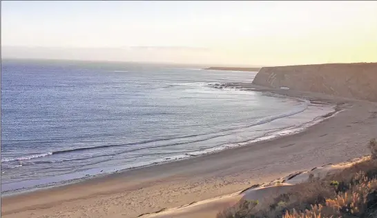  ??  ?? Amtrak’s Pacific Surfliner, which runs from San Diego to San Luis Obispo, provides an unimpeded view of the California coast.JOHN GURDA PHOTOS