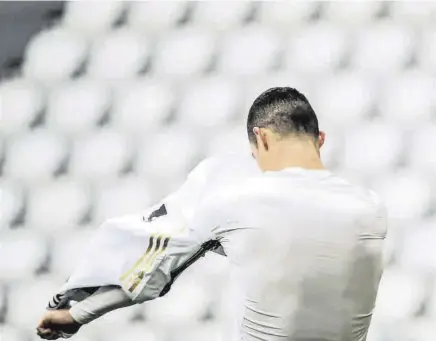  ?? //AFP ?? A Cristiano Ronaldo le supo a cuerno quemado no ver puerta el pasado domingo contra el Genoa y su pataleta hizo estragos en el vestuario local del Allianz Stadium