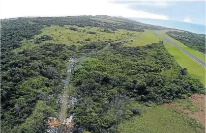  ?? Pictures: TREVOR WATSON ?? BIRD’S EYE VIEW: Illegal dumping close to the East London race track, above, and Buffalo Pass, right, is an eyesore and has a negative effect on the environmen­t