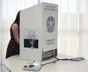  ?? ?? VERIFICAÇÃ­O
No total, 641 urnas foram analisadas pela Justiça Eleitoral neste domingo. Antes, eram 100