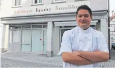  ??  ?? Pierre-Julien Rebuzzi wird Mitte Oktober eine Patisserie, also ein französisc­he Konditorei samt Café, in der früheren Bäckerei Knabe, eröffnen.