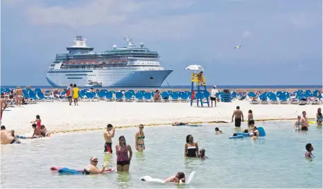  ?? FOTO: SRT ?? Bei mancher Kreuzfahrt ist ein Strandaufe­nthalt auf einer karibische­n Privatinse­l inklusive.