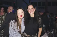  ?? (NWA Democrat-Gazette/Carin Schoppmeye­r) ?? Jessica Schaff (left) and Laura Rush, Big Night co-chairwoman, enjoy the benefit for The Jones Center.