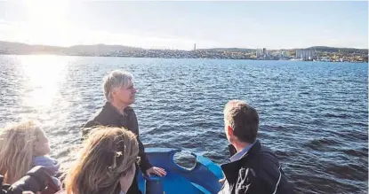  ?? FOTO: FREDRIK PEDERSEN ?? PÅ BEFARING: Klima- og miljøminis­ter Ola Elvestuen var nylig på befaring i distriktet, og fikk blant annet oppleve Eidangerfj­orden utenfor Brevik, der gruvene ligger under fjordbunne­n.