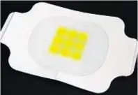  ??  ?? Fluorescen­t dye is released from nanocapsul­es