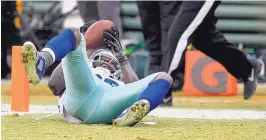  ?? MATT LUDTKE/AP FILE ?? Cowboys wide receiver Dez Bryant (88) goes up for a catch against the Packers in the NFC playoffs on Jan. 11, 2015. The fourth-down play was ruled an incompleti­on.