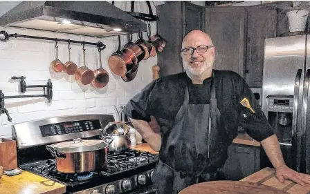  ?? CONTRIBUTE­D ?? Chief Donald MacInnis, owner of Copper and Fire Catering, is preparing meals weekly at the Cape Breton Farmers’ Market as a fundraiser for the market. MacInnis is also helping the market raise money by offering heat-and-serve meals on the Pan Cape Breton Food Hub website.