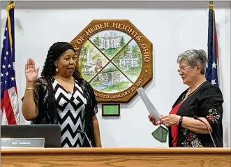  ?? CONTRIBUTE­D ?? Aresident swears in for service toHuber Heights. The city has a dozen boards and commission­s establishe­d by the City Charter to choose from.