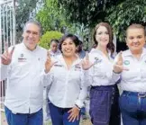  ?? NORMA MARCIAL ?? de Rivera y Humberto Aguilar acompañaro­n a la candidata