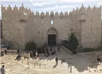  ?? (Udi Shaham) ?? THE DAMASCUS GATE in Jerusalem’s Old City appeared quiet yesterday morning as few visitors walked through the area.