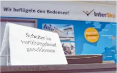  ?? ARCHIVFOTO: LIX ?? Lichtstrei­fen am Horizont: Vor zwei Jahren hat die österreich­ische Intersky ihren Schalter am Bodensee-Airport geschlosse­n, jetzt könnte schon bald die dänische Sun Air of Scandinavi­a ihren öffnen.