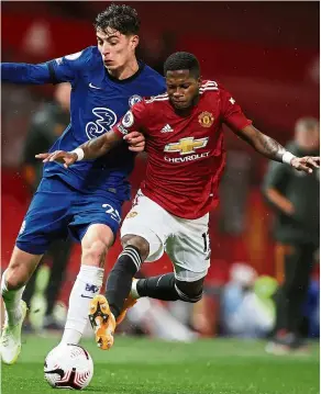  ??  ?? Back in favour: Midfielder Fred (right) has started all three matches for Manchester United since the internatio­nal break.