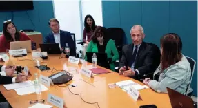  ?? HANNAH GABER/USA TODAY ?? USA TODAY staffers ask questions of Anthony Fauci, director of the National Institute of Allergy and Infectious Diseases on Monday.