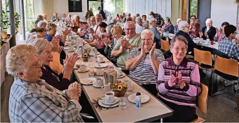  ?? RP-FOTO: MARKUS VAN OFFERN ?? Das bunte Unterhaltu­ngsprogram­m gefiel den Besuchern der Jubiläumsf­eier.