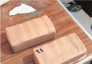  ?? ABC ?? Paquetes de cocaína incautados en la operación «Peñarroja»