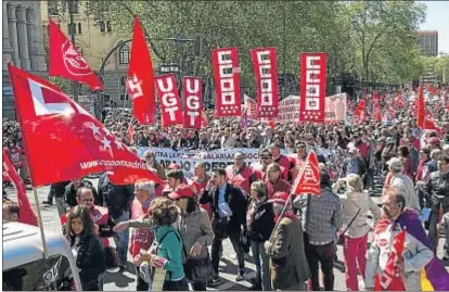  ?? DANI DUCH/ARCHIVO ?? Pancartas de los sindicatos en la manifestac­ión del pasado Primero de Mayo en Madrid