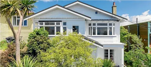  ??  ?? 48 Ponsonby Rd, Karori, sold for more than 40 per cent above its RV of $780,000.