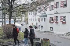  ?? FOTO: SOMMER ?? Schüler Philipp war am Sonntag in Urspring Gästeführe­r.