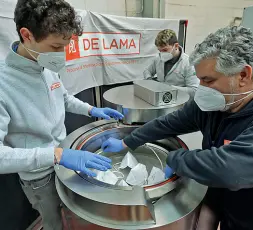  ?? (Milani) ?? Il processo L’autoclave che sanifica le mascherine pronte per il riutilizzo