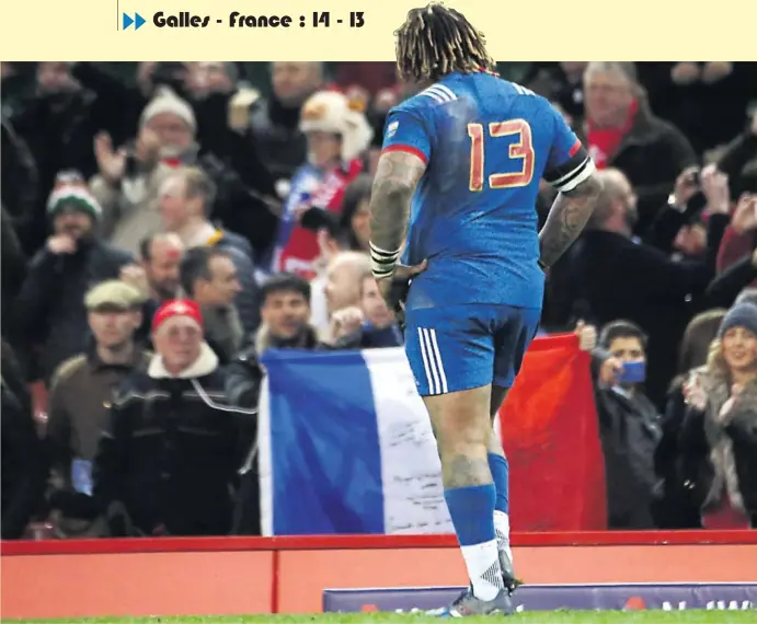  ?? Photo M. O. - D. P. ?? Les Tricolores de Mathieu Bastareaud ont encore perdu. Une défaite d’un point avec des occasions gâchées, notamment par François Trinh Duc, qui font stagner les Bleus dans le deuxième rang mondial.