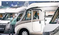  ??  ?? Einen großen Teil des Caravan Salons 2021 machen erneut die vielen unterschie­dlichen Reisemobil­e in den Messehalle­n aus.