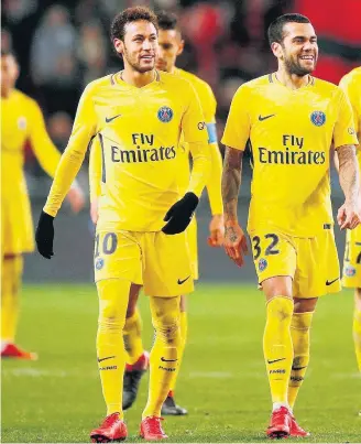  ?? STEPHANE MAHE/REUTERS ?? Parceria. Neymar e Daniel Alves chegaram nesta temporada no Paris Saint-Germain