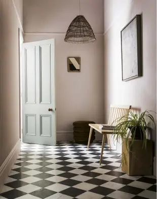  ?? ?? ABOVE Honed marble tiles are ideal for recreating classic chequerboa­rd flooring which visually expands more restricted spaces. Fitz honed marble tiles, £90 a square metre, Mandarin Stone