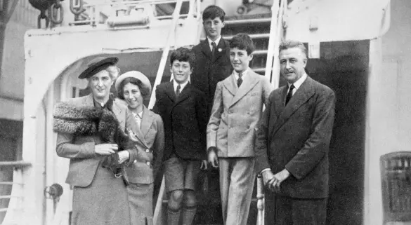  ??  ?? The Vanier family on board a ship in 1938. Left to right: Pauline, Thérèse, Bernard, Jean, Byngsie, and Georges.