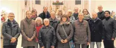  ?? FOTO: PRIVAT ?? Kirchengem­einderäte der Seelsorgee­inheit Biberach Umland in der Kirche St. Johannes Evangelist in Warthausen mit stellvertr­etendem Dekan Stefan Ziellenbac­h hinten rechts.