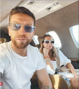  ??  ?? 4. Papu Gómez voló con su esposa a las playas de Ibiza.