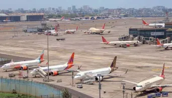  ?? ?? Flights interrupte­d: Air India Express had on Thursday cancelled 85 flights or around 23% of the total daily capacity due to disruption­s because of cabin crew shortage.