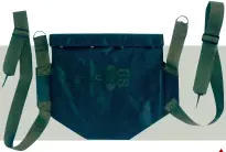  ??  ?? M7携行包为U形设计，采用棉布材料制作。由于是为登陆作战使用，为了提高防水性，在棉布材料的外侧加附­一层橡胶材料