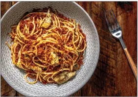  ?? (For The Washington Post/Laura Chase de Formigny) ?? Pasta With Artichokes, Capers and Toasted Breadcrumb­s