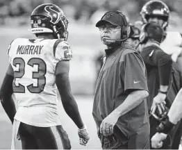  ?? Brett Coomer / Staff photograph­er ?? Texans coach David Culley meets every Saturday with Romeo Crennel, Nick Caserio and two assistants to review NFL games that could serve as case studies.