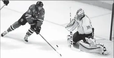  ?? ARIC CRABB/TRIBUNE NEWS SERVICE ?? The San Jose Sharks' Joe Thornton (19) shoots the puck at Nashville Predators goaltender Pekka Rinne (35) in Game 1 in the Western Conference semifinals on April 29, 2016 in San Jose.