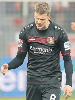  ?? FOTO: IMAGO ?? Kapitän in Not: Lars Bender war nach der Heimnieder­lage gegen Mainz merklich angefresse­n – vor allem wegen seiner eigenen Fehler.