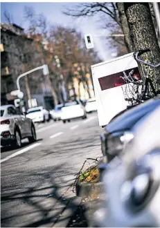  ?? RP-FOTO: ANDREAS BRETZ ?? Die Stadt hat einen mobilen Blitzer an der Merowinger­straße platziert. Dort gilt neuerdings Tempo 30.