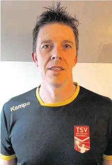  ?? FOTO: PR ?? Henrik Utoft, einst Torhüter des TSV Bad Saulgau und ab der kommenden Saison TSV-Co-Trainer, hat sich schon mal ins TSV-Trainingst­rikot geworfen.