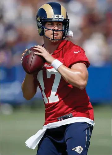  ?? TNS ?? Rams starting quarterbac­k Case Keenum was a star at the University of Houston. The Abilene native is looking forward to playing Dallas, even with the spotlight on rookie Jared Goff.